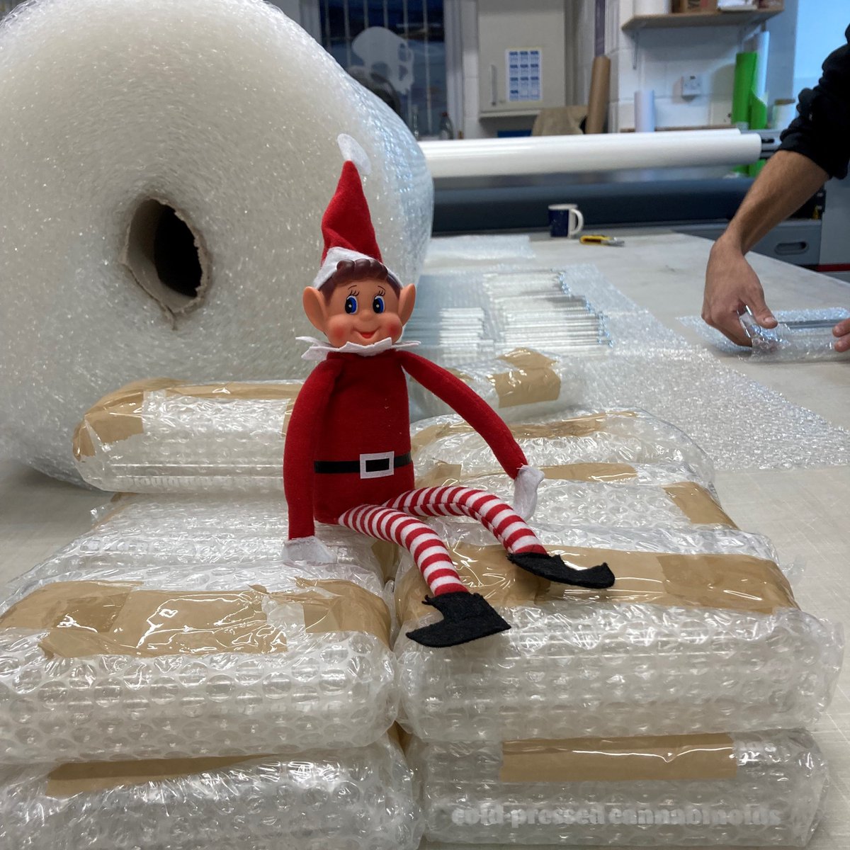 Day 22 and our elf is helping us to pack up the last of our orders, just in time for Christmas. Whose excited?
#elfontheshelf #christmaspacking #delivery #ChristmasCountdown