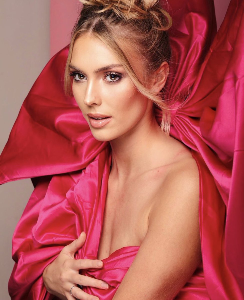shaay_bk's tweet photo. 19. Miss NORD PAS DE CALAIS - Agathe Cauet https://t.co/NXkRW31fYy