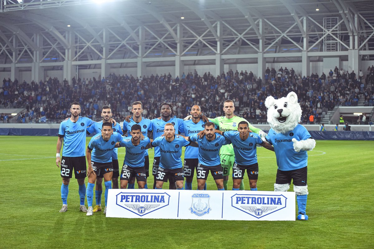 APOLLONOFFICIAL's tweet photo. 📸 Η πρώτη ενδεκάδα στο νέο μας ποδοσφαιρικό σπίτι.
🤝 Game Sponsor: #Petrolina
#ApollonFC #APODOX @AlphamegaStdm https://t.co/VxqVvyFQYL
