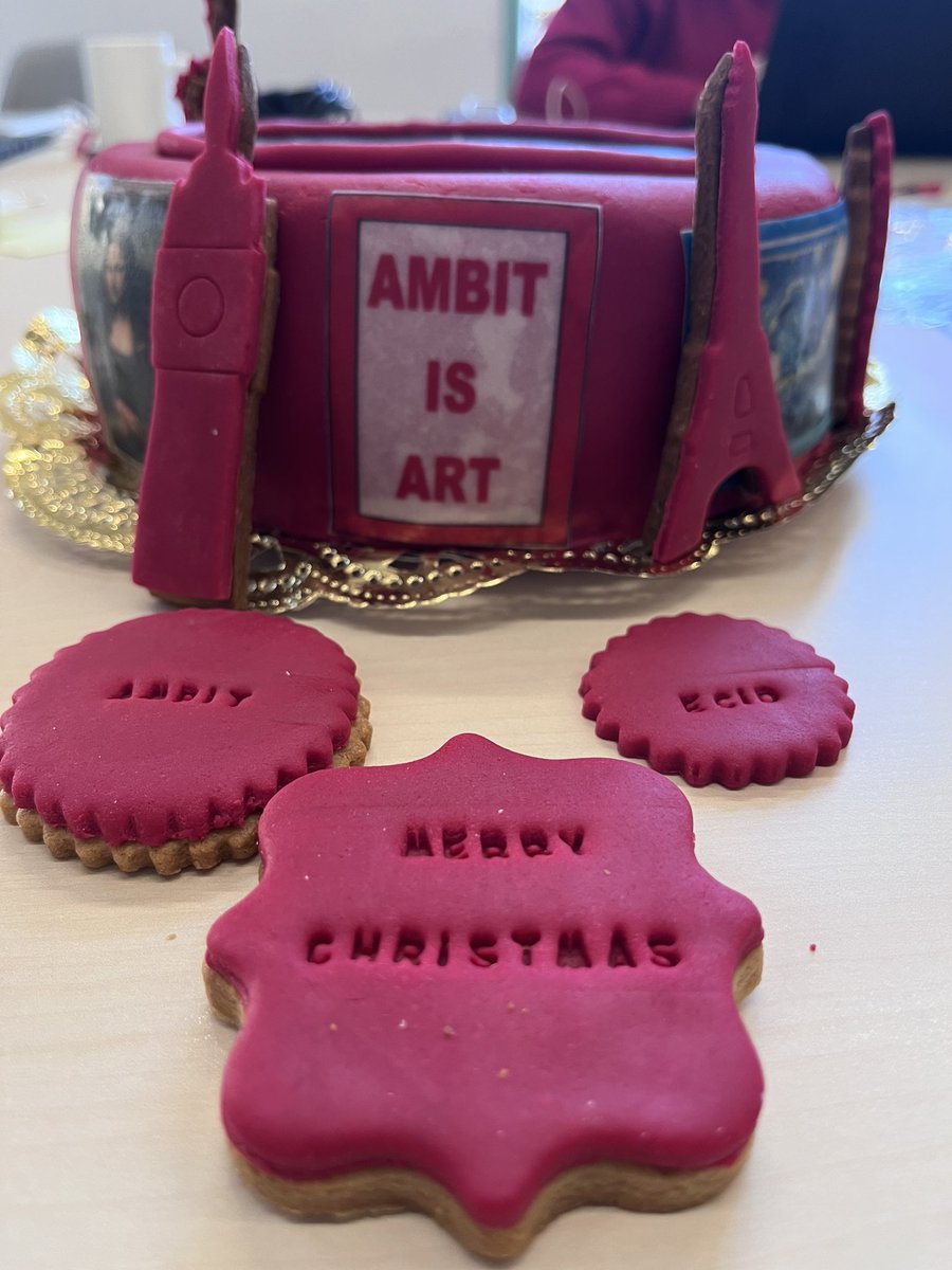 Ambit_sp's tweet photo. Merry Xmas @AFCambit family. This is our catalan cake wheel #ECID @AFNCCF @FVidalBarraquer #MBT https://t.co/BpQIofZCvo