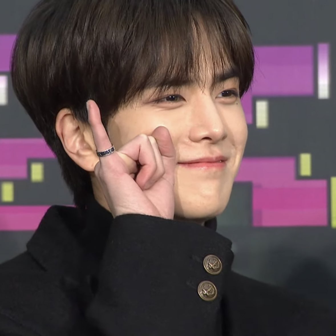 담 tweet media