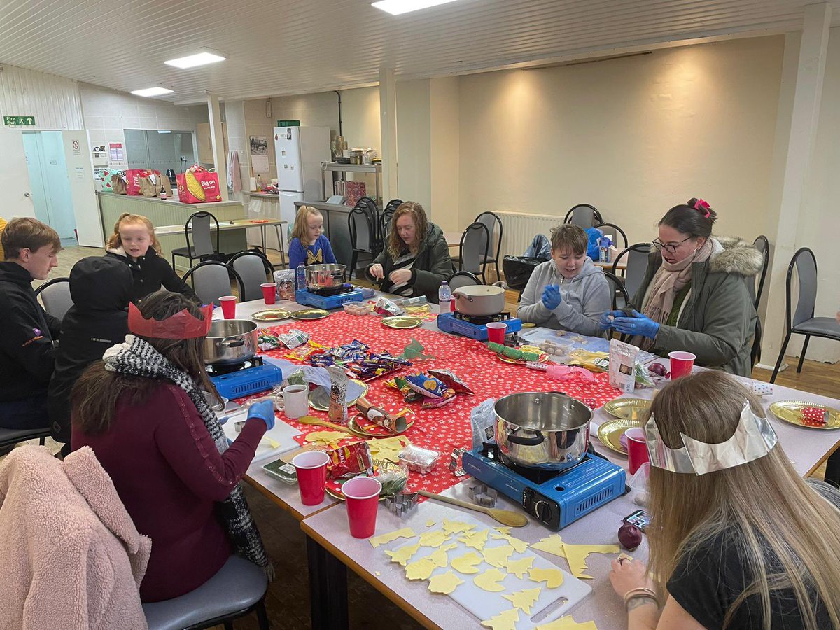 The Cranhill and Dalmarnock Families had a brilliant time this week during their festive cooking class and party!

Looking forward to seeing them all again in 2023!! 

#ChangingLivesThroughSport
@SSF_2000 <a href="/scotgov/">Scottish Government</a> <a href="/GlasgowCC/">Glasgow City Council</a>