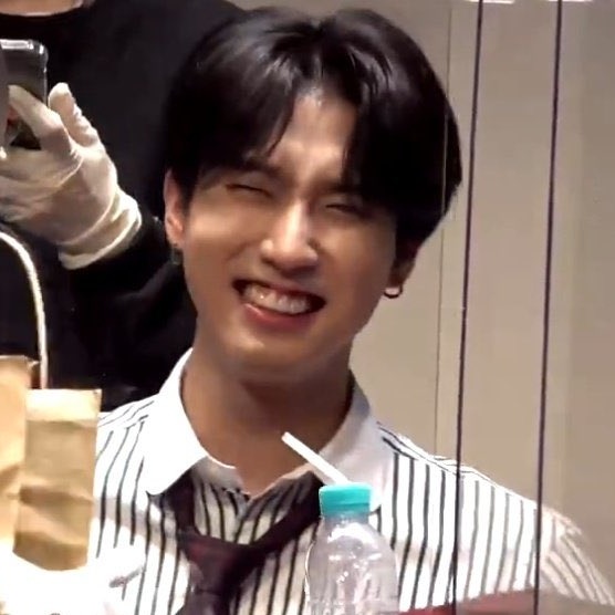 hanjiclips's tweet photo. i love it when han jisung https://t.co/NFCKZAw8Rf