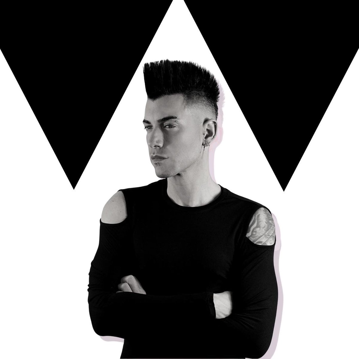 Todo llega para quien sabe esperar 🖤🤍🖤
ON Acromático lV #acromatic #pics