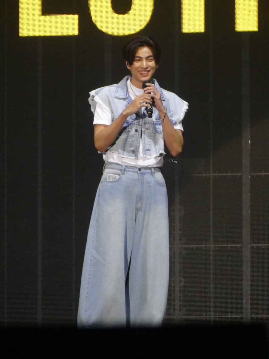 onyourmark0803's tweet photo. さうんど ちぇっく！
どうしたら2週間前に戻れるのか·····

#クロしばタイに行く
#Thailandtrip
#25thHAPPYGULFDAY
#GULFSpectrumofme
#SpectrumofMe
#GulfKanawut
@gulfkanawut https://t.co/I3DQUfRJKd
