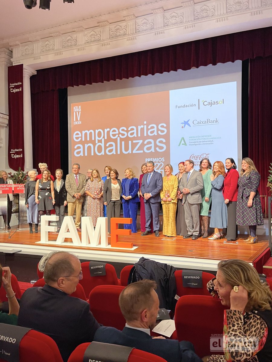 super_ElJamon's tweet photo. En la jornada de ayer la directora general de Supermercados El Jamón, Mabel Díaz, recibió una distinción por su trayectoria directiva en los premios “Empresarias andaluzas 2022" otorgados por FAME  👏🏅 @FAME_Federacion https://t.co/yIBZN0YjOu