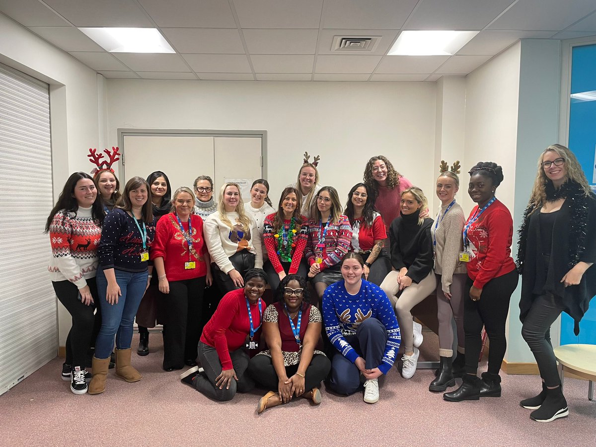 Preceptorship Day 2 with a Christmas feel. Supporting our Band 5’s and international midwives <a href="/CharHoldwayPHUT/">Charlotte Holdway</a> <a href="/gloria_manc/">Gloria</a> <a href="/GemmaNewRM/">Gemma New</a> <a href="/ZoeGraceRM/">Zoë Grace</a>