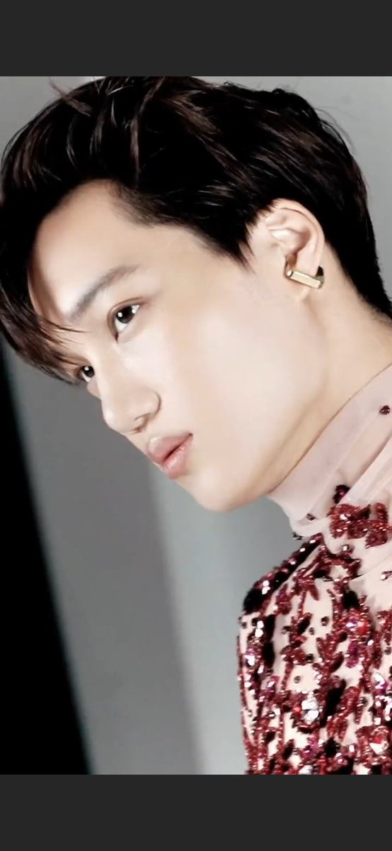 kji_boteco's tweet photo. A DUALIDADE DO SUJEITO 🛐🛐🛐
@weareoneEXO #KAI #KAIxELLE
#KAIxGUCCI https://t.co/GJ2O6vHpGJ