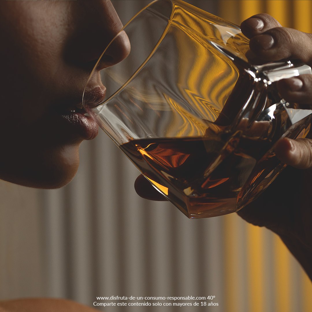 En el mundo solo existen 450 botellas de Ron Matusalem SUBLIME.

Un ron único y exclusivo, de un profundo ámbar con reflejos caobas, creado para conmemorar los 150 años de Ron Matusalem a la vanguardia en el arte del buen gusto.

#RonMatusalemSublime #Matusalem1872 #luxurygoods