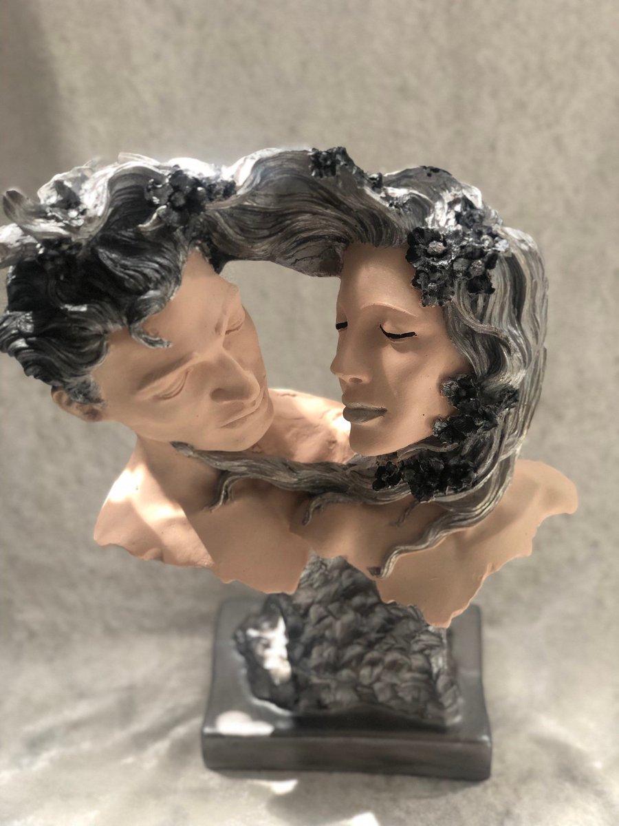 CuandoJuegaBot's tweet photo. Valentine's Day Lovers statues, Abstract Lover Sculpture,Lover Face Statue, Home decor statue, face Statue,sculpture
 #Valentine #gift #Statuesculpture #SculptureloverFaceStatue #SDay #Lovers #HomeDecorStatue #Abstract #Lalstoria #EtsyEmail

👉https://t.co/Cb8ji8TuWu https://t.co/wYzn3CrSZ4