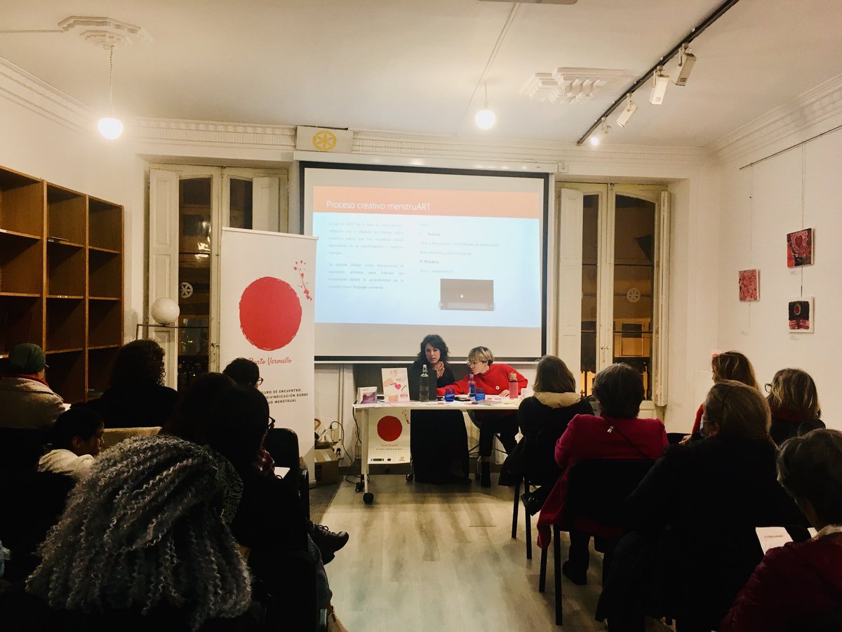 silviaseixasnai's tweet photo. Onte en ⁦@ACBoveda⁩ na presentación do #puntovermello e da expo #MenstruArt https://t.co/g8Ax0uH249