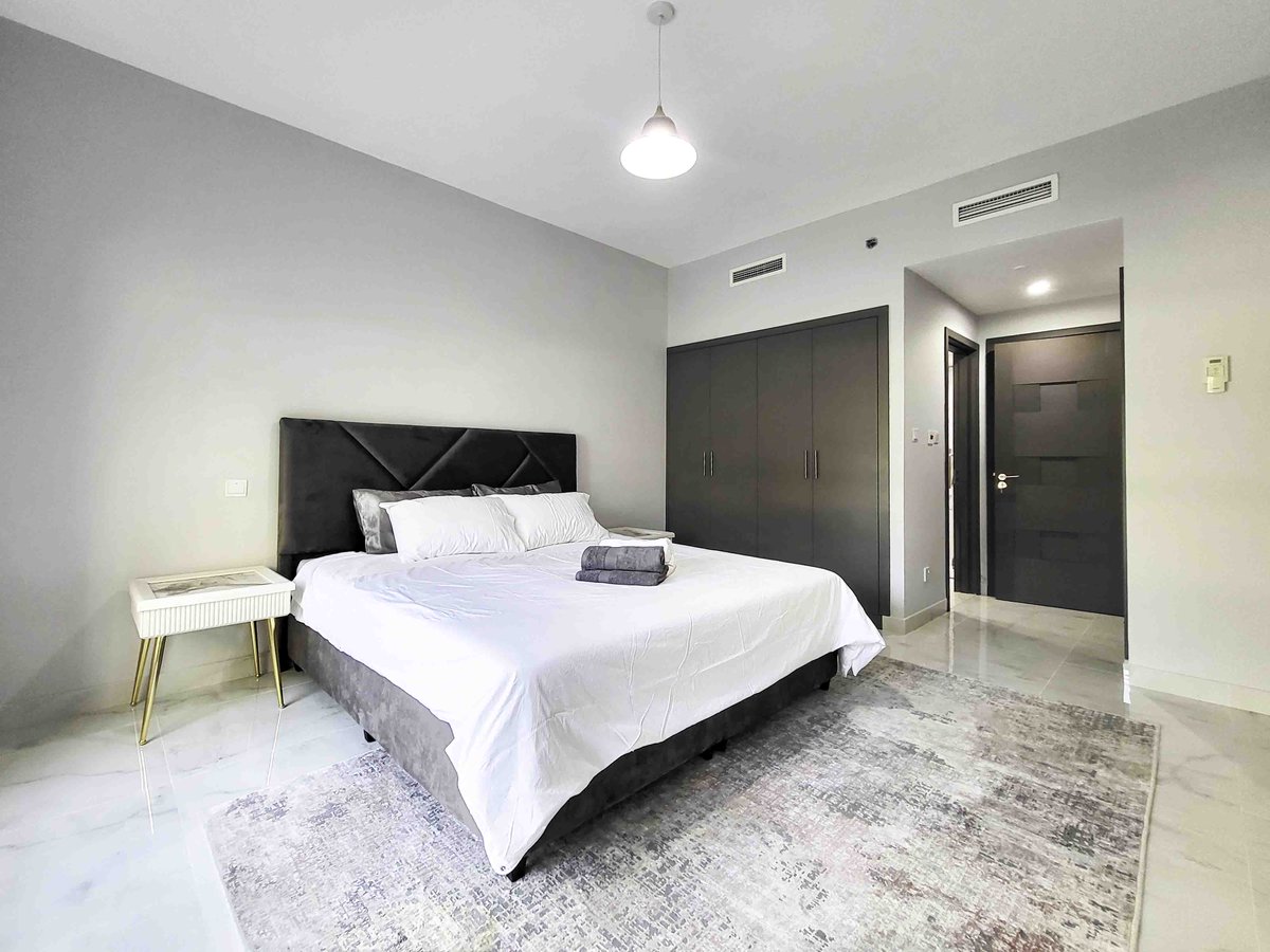 PropertyExperts's tweet photo. Fabulous one bedroom apartment Fairfield Tower, Dubai Marina
• Newly Refurbished
• Best Layout in Fairfield Tower
• Balcony
• Vacant Possession 
• Covered Parking
• 914 sq.ft

#dubairealestate#luxuryproperty #propertyinvestment #dubaiinvestment #dubailife #dubailifestyle https://t.co/Zyy2q4300M