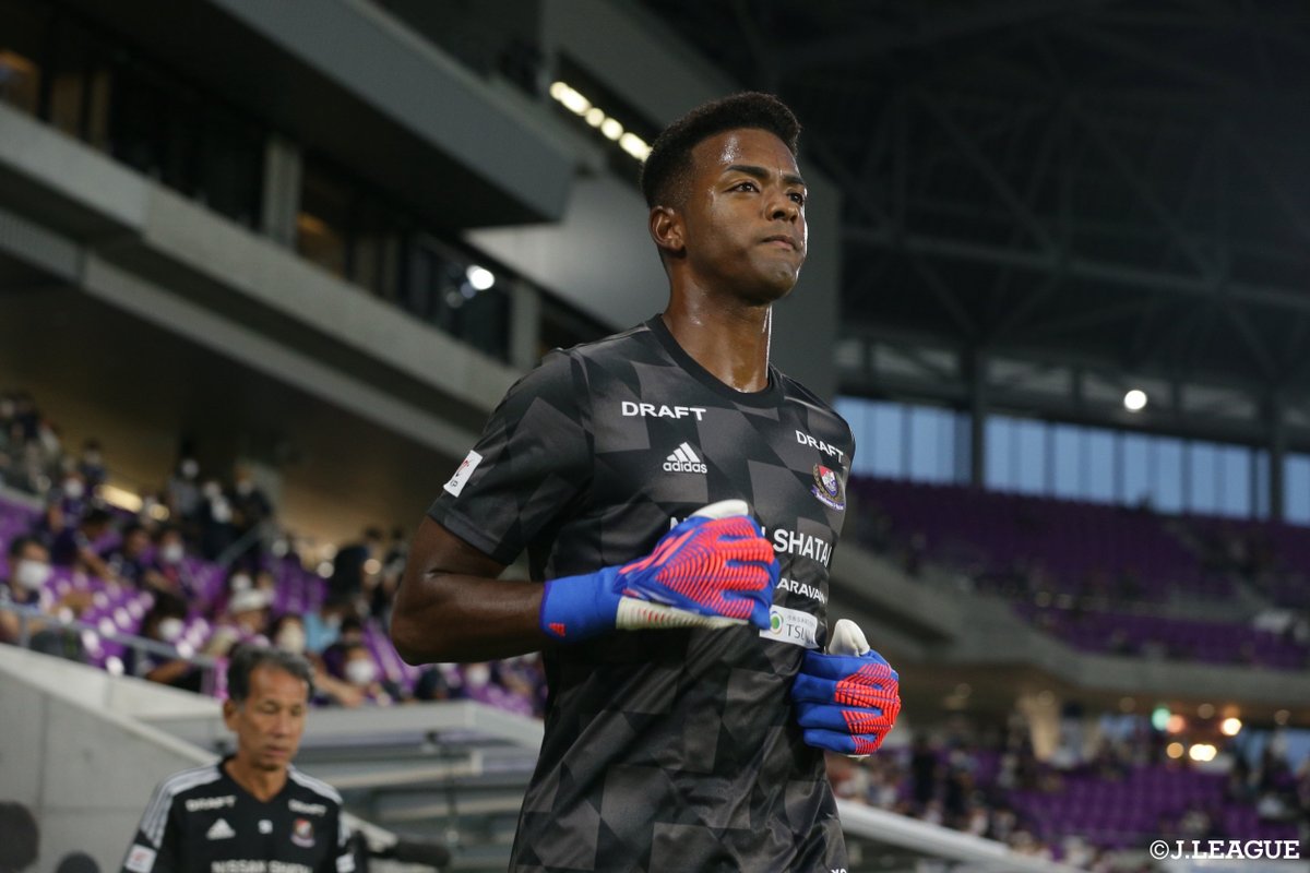 J_League's tweet photo. 🎂HAPPY BIRTHDAY🎂

本日12月18日は
横浜Ｆ・マリノス
オビ パウエル オビンナ 選手の25歳の誕生日です🎉

オビ選手、
おめでとうございます㊗️

@prompt_fmarinos
@powell_obi https://t.co/fYzYQYLhqP