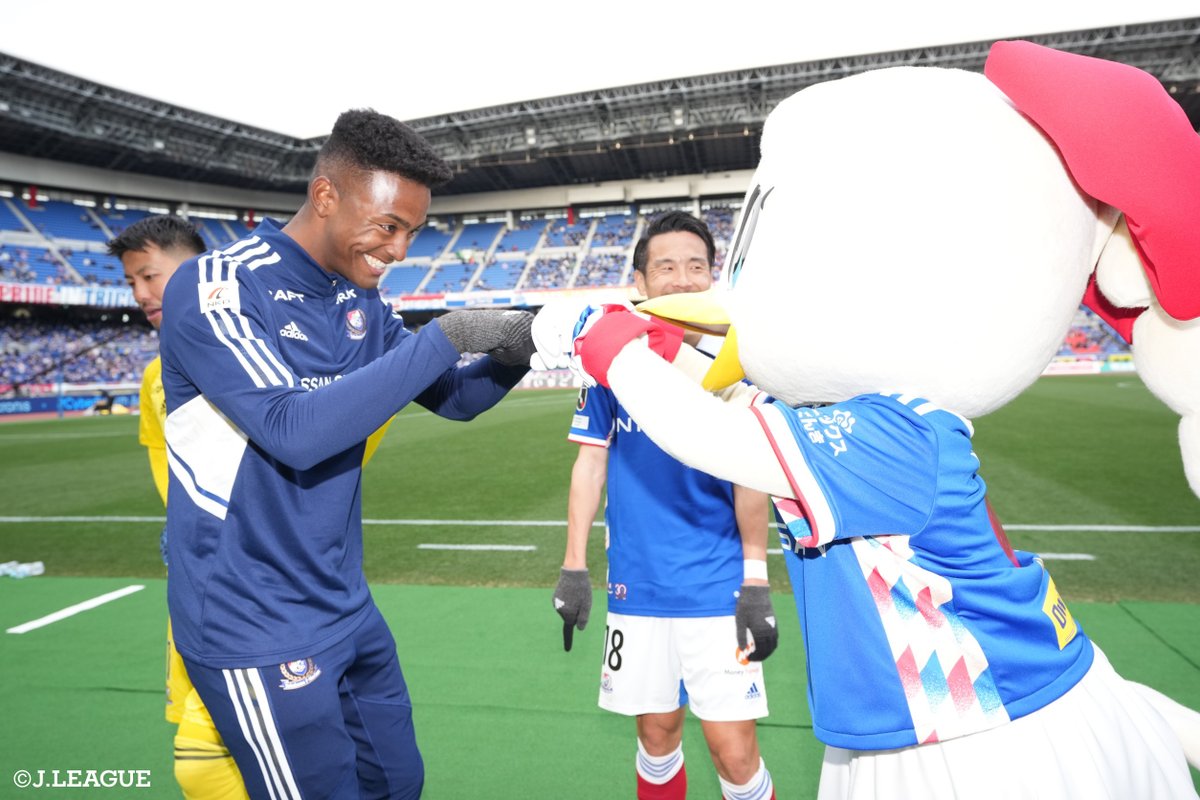 J_League's tweet photo. 🎂HAPPY BIRTHDAY🎂

本日12月18日は
横浜Ｆ・マリノス
オビ パウエル オビンナ 選手の25歳の誕生日です🎉

オビ選手、
おめでとうございます㊗️

@prompt_fmarinos
@powell_obi https://t.co/fYzYQYLhqP