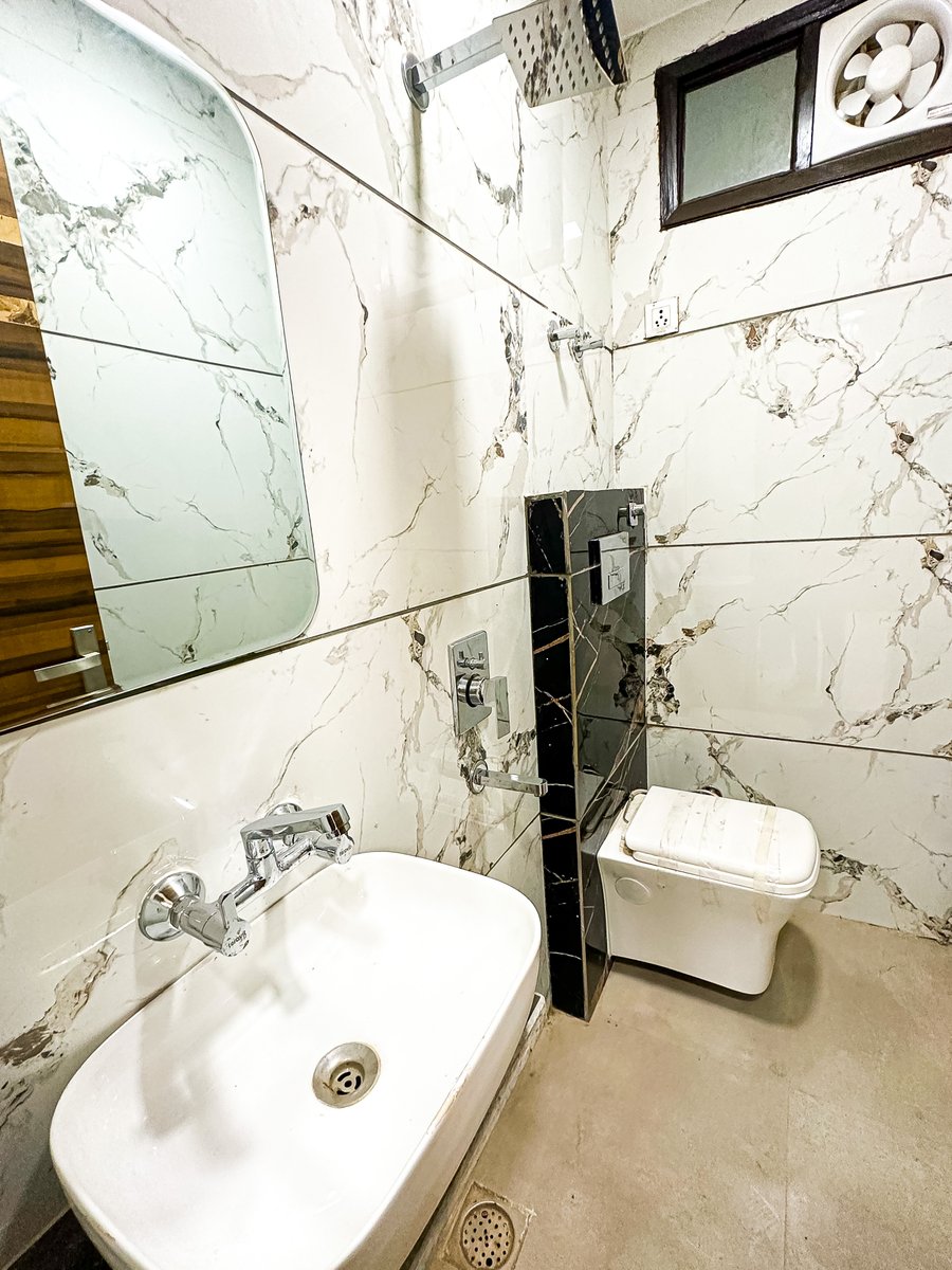 SBAPropertiesP1's tweet photo. SBA Properties Pvt. Ltd Presents you 3 BHK Modern &amp; spacious apartment 🏘️ in the #prime location of Delhi with all amenities and walking distance from metro station🚇.

📞Contact us at 9625353911/9871151068 https://t.co/aLmqPkfsGd