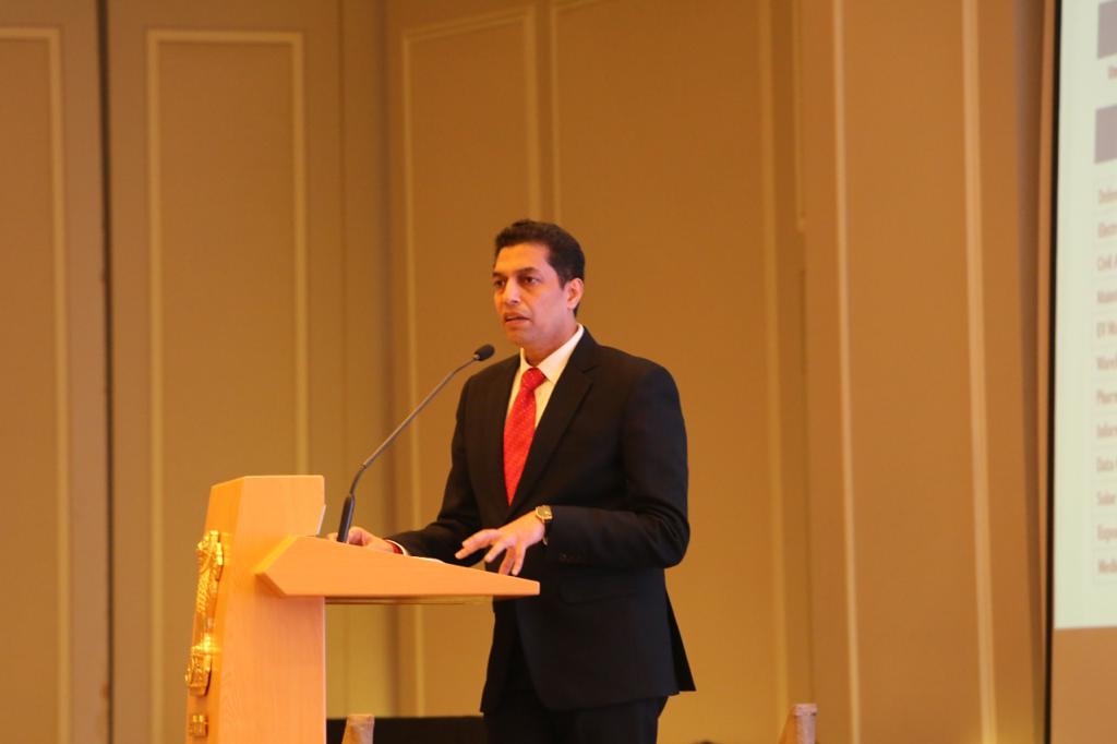 UPSIDA's tweet photo. CEO UPSIDA, Shri @mayurias, addressed the dignitaries during the roadshow in Singapore delivering major investment opportunities in New India's Growth Engine, Uttar Pradesh.

#UPGoesGlobal #UPGIS23 #GlobalInvestorsSummit2023 https://t.co/pstyIBT5Jk
