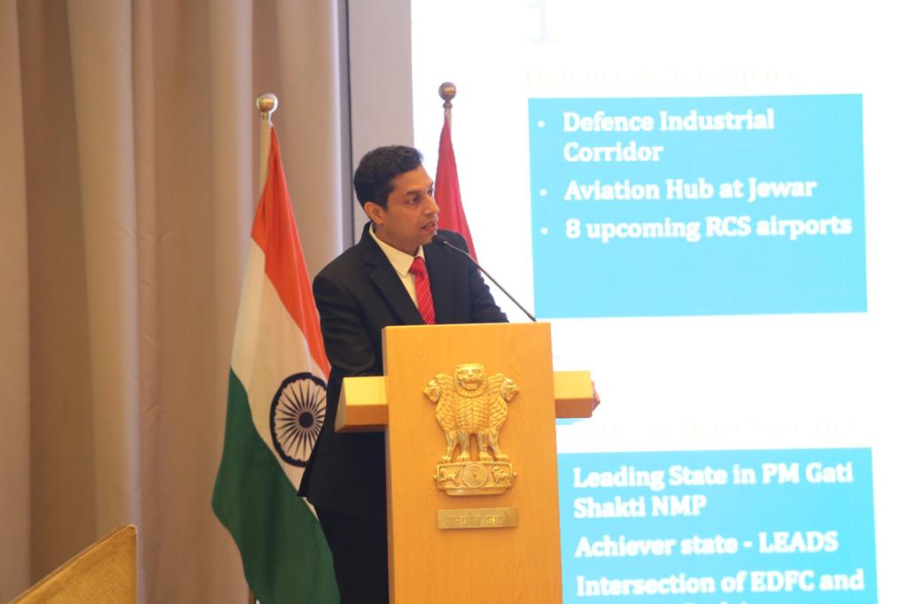 UPSIDA's tweet photo. CEO UPSIDA, Shri @mayurias, addressed the dignitaries during the roadshow in Singapore delivering major investment opportunities in New India's Growth Engine, Uttar Pradesh.

#UPGoesGlobal #UPGIS23 #GlobalInvestorsSummit2023 https://t.co/pstyIBT5Jk