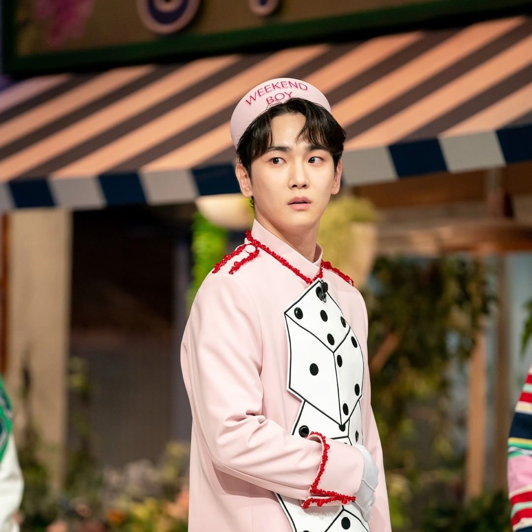 urikeyro_'s tweet photo. shinee cosplaying as shinee has got to be one of my favorite genres

#AmazingSaturday #놀라운토요일 
#SHINee #KEY #샤이니 #키 #MINHO #민호 https://t.co/BA7vlShOTr