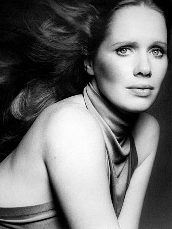 Happy Birthday Norwegian actress Liv Ullmann, now 84 years old. 