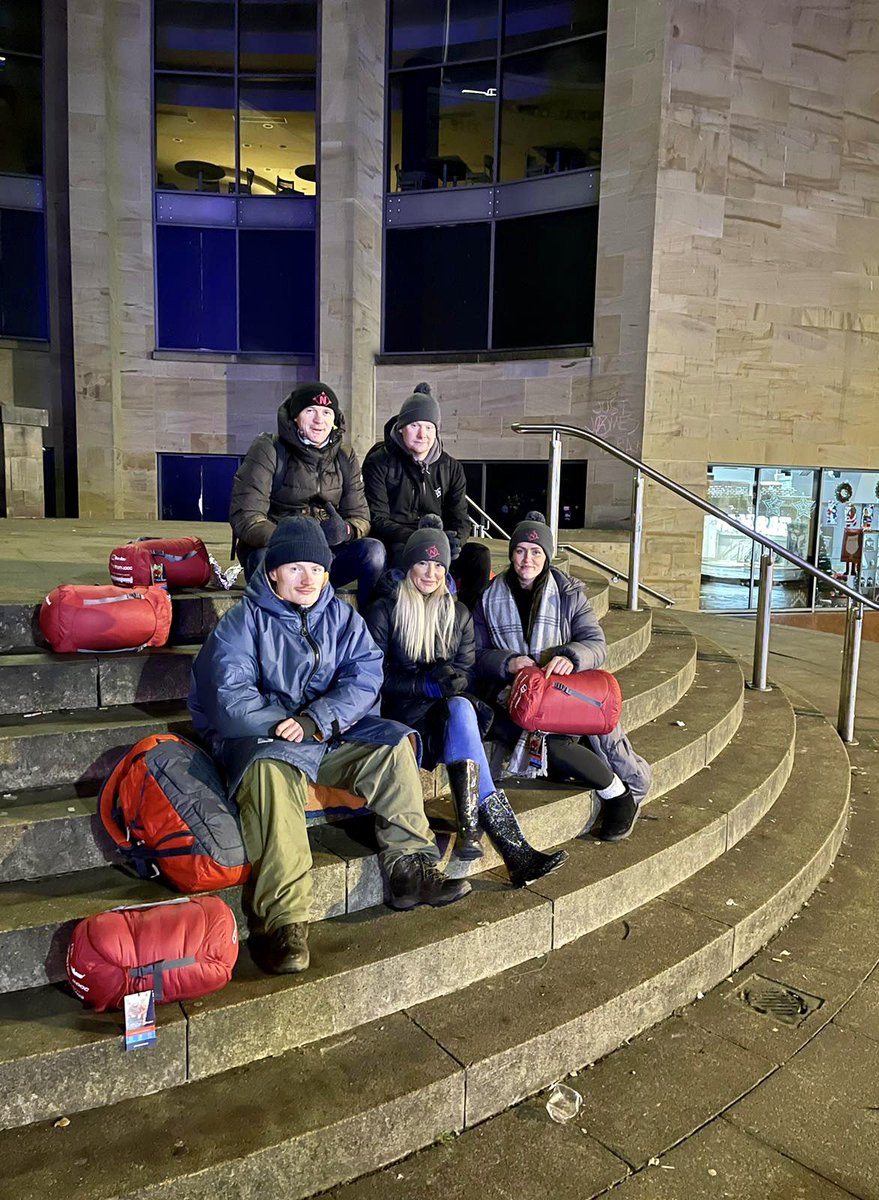 MAVscotland's tweet photo. One last pic of the whole Glasgow #wintersleepout @NavigatorsScot team. @callum2591 @NicoleTimmons06 @dannyja05746888 William & Ashleigh. A very chilly night but now home & tucked up in bed. Many are not so lucky. @GRI_ED @SouthGlasgowEM @clyde_em
https://t.co/fCX8ky5LRx https://t.co/v3gehFMClS