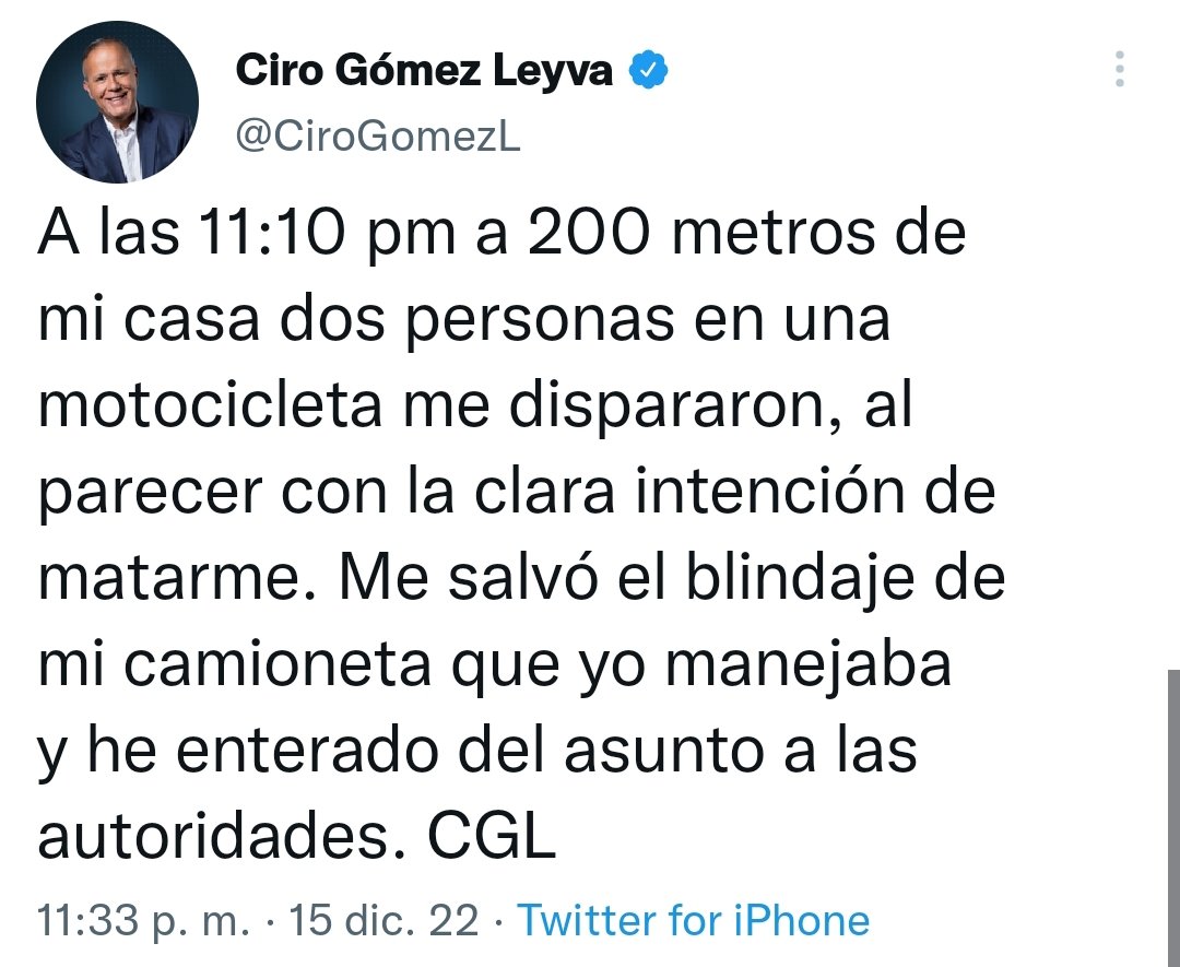 FerdezKarina's tweet photo. AMLO el 14 de diciembre dijo que era dañino para la salud escuchar a Ciro Gómez Leyva.

El 15 de diciembre, sicarios atacan a Ciro a metros de su casa.

No hay ninguna coincidencia, los sicarios del Bienestar siguen órdenes de AMLO https://t.co/ns6KJADRZ7