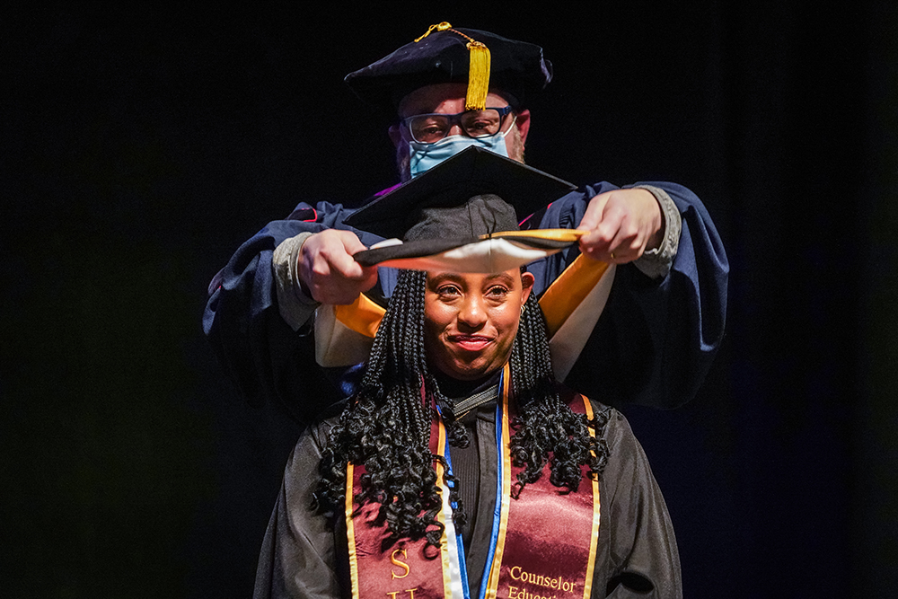 SJSU's tweet photo. Congratulations to the Fall 2022 graduates of @sjsulurie @SJSU_HA and @sjsu_cpge ... it's your night! 🎓🎉

Graduation ... ✔️

You can view Thursday night's ceremony here: https://t.co/Cs3xi2Ara7 #sjsubucketlist #SJSU22 #SJSU https://t.co/SUlAISV6aG