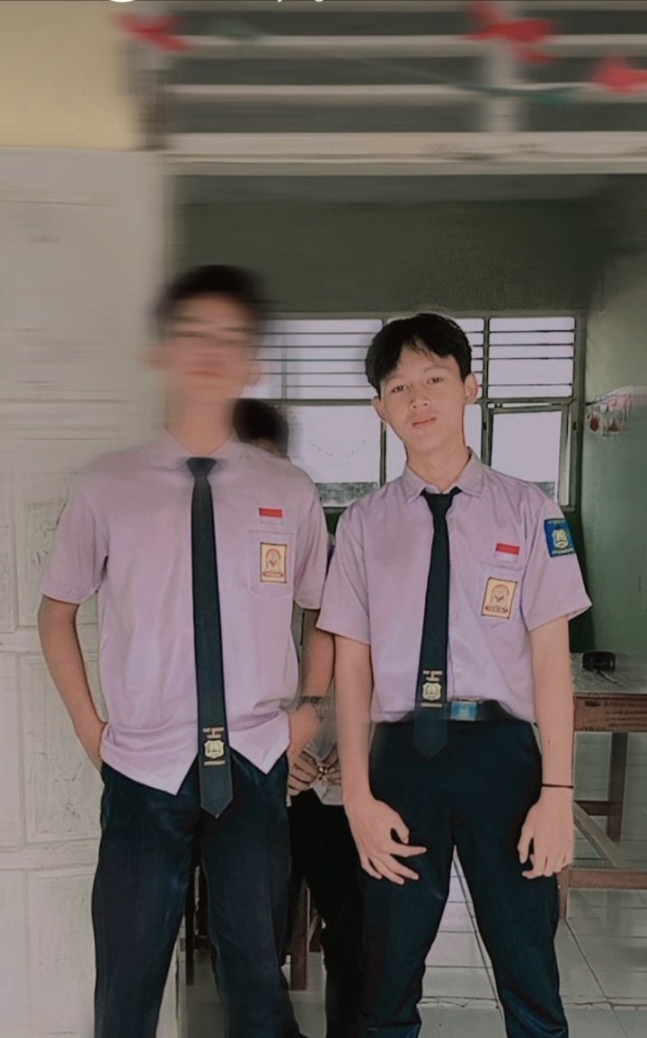 Salsa16676202's tweet photo. Terimakasih udah hadir di kehidupan aku dan makasih udah untuk aku jatuh cinta kepada mu aku enggak nyesel sudah Kelan kamu semoga kamu bahagia dengan pasangan masing² aku lebih baik mudur untuk bisa lupain kamu aku lebih belajar untuk bisa move on dari kamu 🙂💐
-Satria
-Candra https://t.co/WCFXmbhhj2