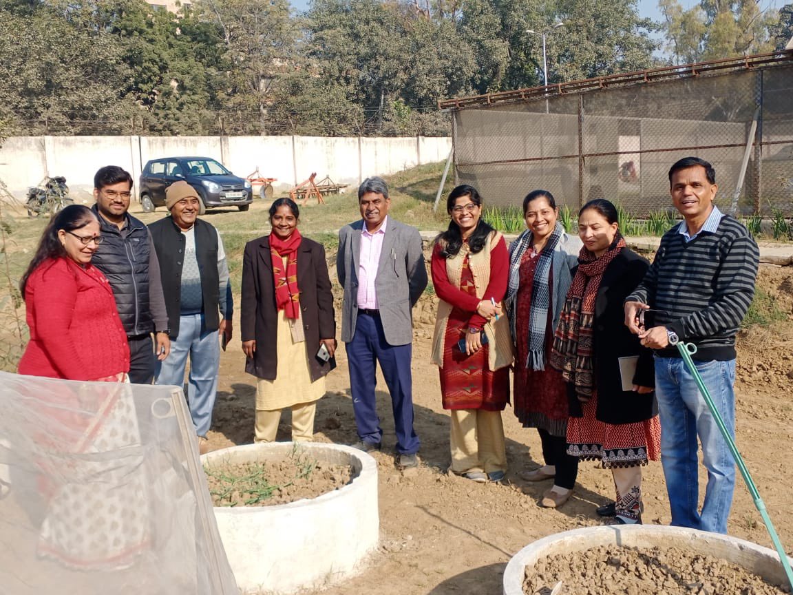 KuldeepPGR's tweet photo. Observing the Crop Wild Relatives (CWR) performances of #Lathyrus, #Cajanus, #Vigna, #Crotolaria, #Lens #Melilotus at CWR garden at @nbpgr Research Farm @GenebankICRISAT @ICARDA @DrSherryrachel @Padma_PGR https://t.co/jJIhBO2iyD