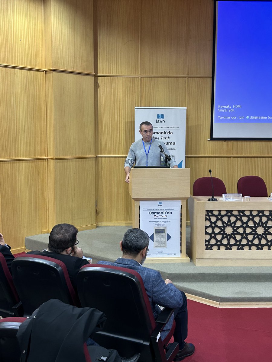 🔵 | Hüseyin Yılmaz’ın “Erken Osmanlı Kroniklerinde Kimlik ve Siyasi İdeoloji İnşası” başlıklı açılış konferansı başladı.