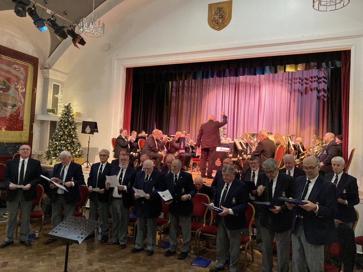 DCMVC1's tweet image. Congratulations on a superb concert, gentlemen! Huge thanks to Dennis and the excellent Constabulary Band too. Merry Christmas everyone!
