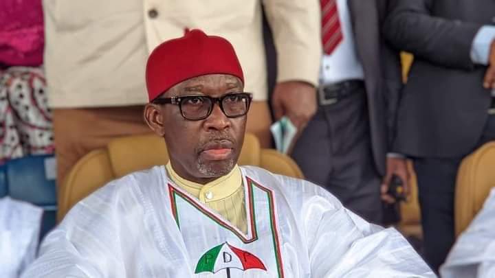 Okowalition2023's tweet photo. Consistency, tenacity, humility, rigour,  definitness of purpose.... these are the qualities that make Gov Okowa thick. Interestingly, you would never catch him paying mind to negativity. Always rising above the noise. Senior Dude!

#AtikuOkowa2023 #Okowalition https://t.co/RUkMTUSn9r