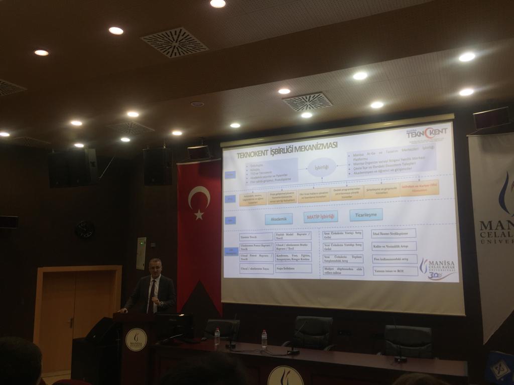 TeknokentManisa's tweet photo. Üniversitemizin IEEE topluluğunun aralık ayında 5.’sini gerçekleştirdiği ““Aramızdaki Teknoloji (ARTEK)’’ etkinliğinde konuşmacı olarak Genel Müdür Yardımcımız Prof. Dr. Osman ÇULHA katılmıştır. https://t.co/SbgbsHmMP8