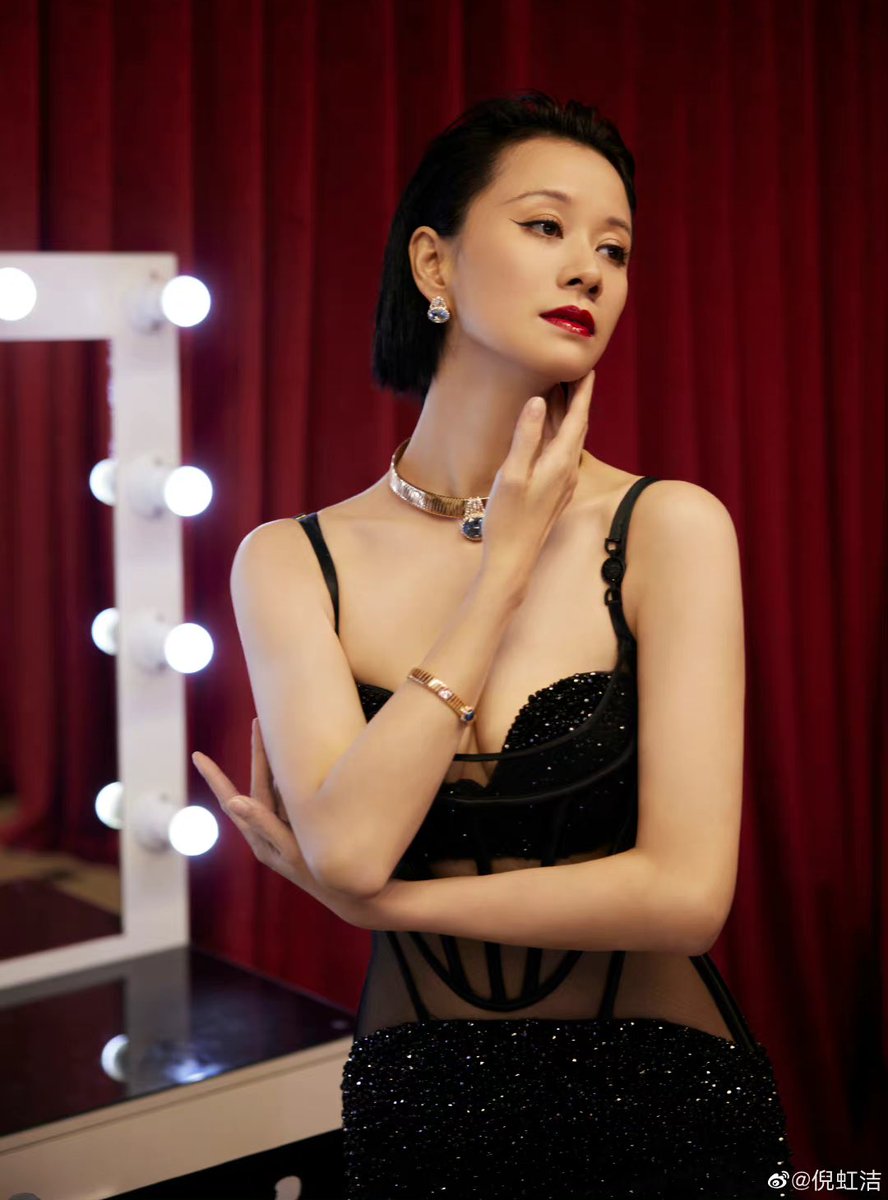 WILSONIXDD's tweet photo. 不愧是通过婷美广告一炮而红的身材啊 年纪上来更有韵味了 https://t.co/kCHVbIQk9I