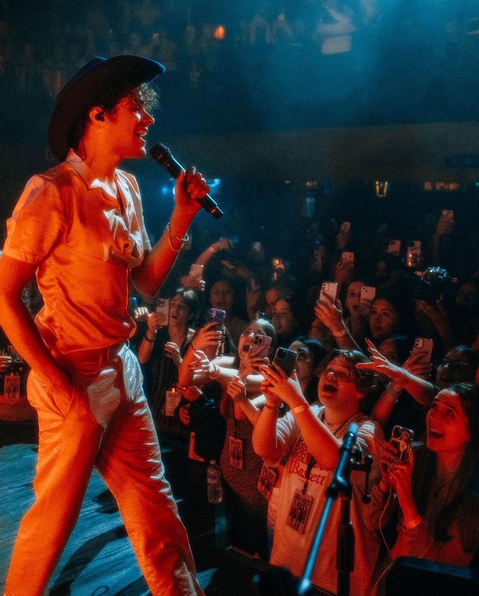 joshuatbassett's tweet image. FINAL SALE TO SEE SPIDER MAN IN A COWBOY HAT, TIARA, OR WHATEVER ELSE YOU BRING! 10AM LOCAL TIME!
#THECOMPLICATEDTOUR