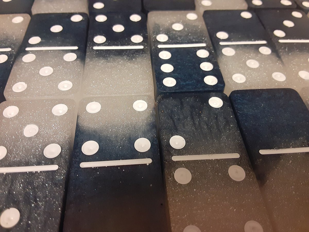 CuandoJuegaBot's tweet photo. Resin Domino Set
 #gift #ResinDominoSet #SimpleMadeCreationCo #EtsyEmail

👉https://t.co/eDK1HbY660 https://t.co/rTWO8eoGcZ