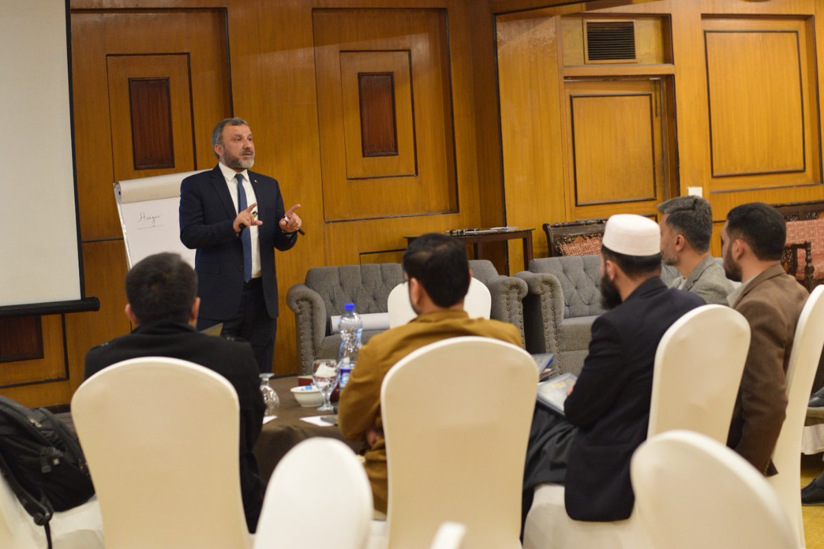 oricqau's tweet photo. STEM Teachers Capacity Building Training Workshop, Batch-III (December 12 to 16, 2022) Lecture by Prof. Dr. Muazzam Ali Khan on Integration of ICT in STEM Education https://t.co/OGgz9jDYdA