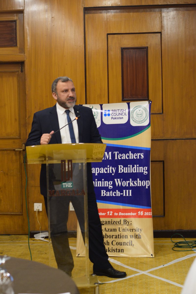 oricqau's tweet photo. STEM Teachers Capacity Building Training Workshop, Batch-III (December 12 to 16, 2022) Lecture by Prof. Dr. Muazzam Ali Khan on Integration of ICT in STEM Education https://t.co/OGgz9jDYdA