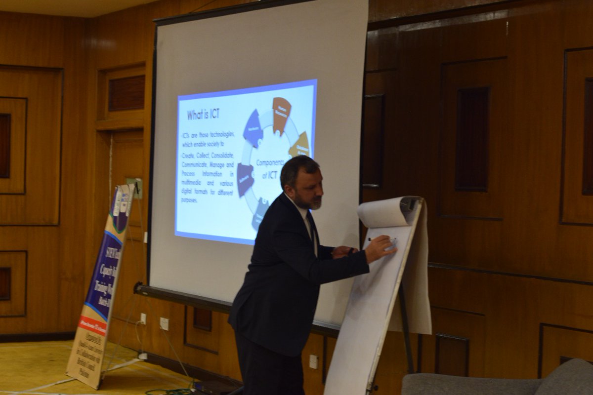oricqau's tweet photo. STEM Teachers Capacity Building Training Workshop, Batch-III (December 12 to 16, 2022) Lecture by Prof. Dr. Muazzam Ali Khan on Integration of ICT in STEM Education https://t.co/OGgz9jDYdA
