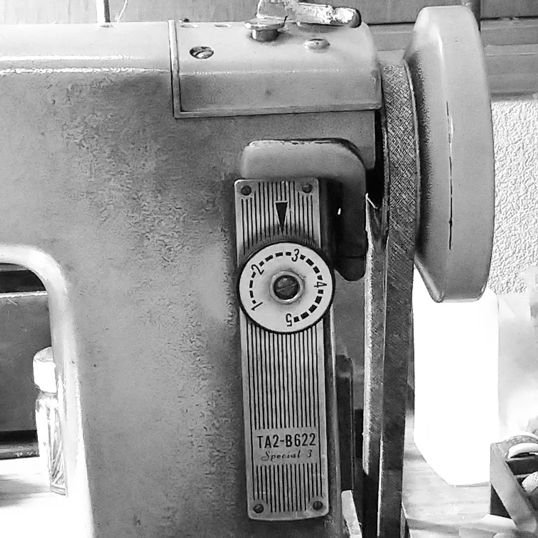 mishinyakonishi's tweet photo. 【TA2-B622】
#brother の職業用ミシン
#brothersewingmachine #mishin #sewing #sewingmachine #machine #monochrome #ブラザー #ブラザーミシン #ミシン #ミシン屋 #モノクロ #モノクロ写真 https://t.co/vkpdocodoh