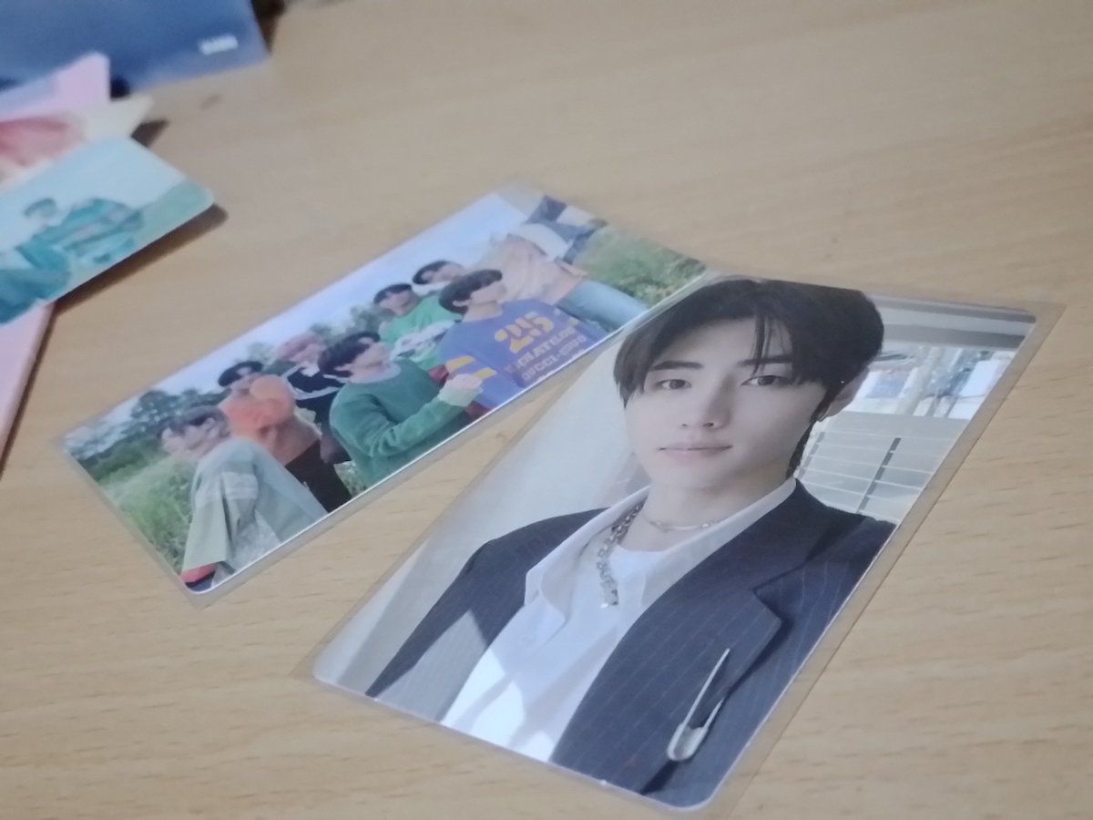 rashhtwt's tweet photo. 💌: #hnkcartsfeedbacks #rashmails 

hello poo @hnkcarts this is @.rashwinss and thank u so much po for this giveaway! I got hoon and charybdis ot7 pc AAAAHHH! super thankful po sa effort and sa freebies as well, enhypen is home talaga huhuu till again po and tysmm!! 💗 https://t.co/zCJa0K4uhP