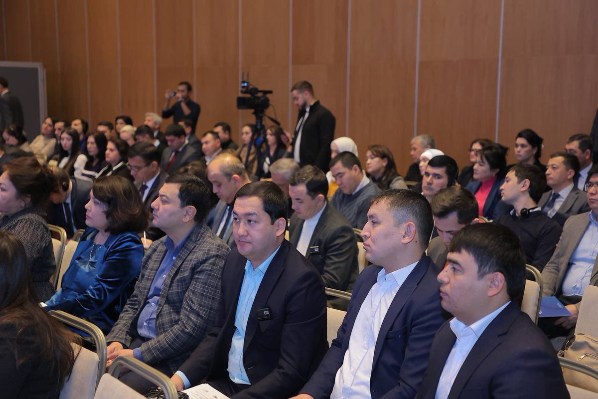 Uzb_MinLabour's tweet photo. #Live⚡️ International conference “New Labour Code - decent work and business opportunities” is being held within the "Effective Governance for Economic Development" #EGED programme of #MELR in cooperation with @UKinUzbekistan @UKaid and @WorldBank https://t.co/BSCz2Wdo4x
