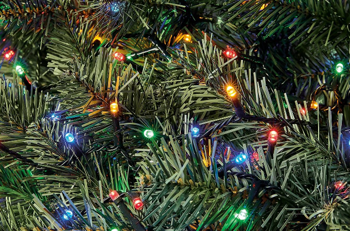 Did you know - for each light bulb, you replace with an LED light bulb, you will see immediate savings on your energy bill. So some eco-friendly savings at Christmas. More @ wp.me/p6GviU-8i #reudce #reruse #recycle