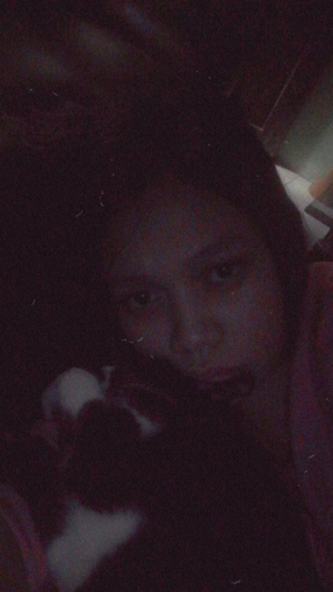 ccatzie's tweet photo. Pls move mr. cat i have to get up https://t.co/iOaSIwOZW9