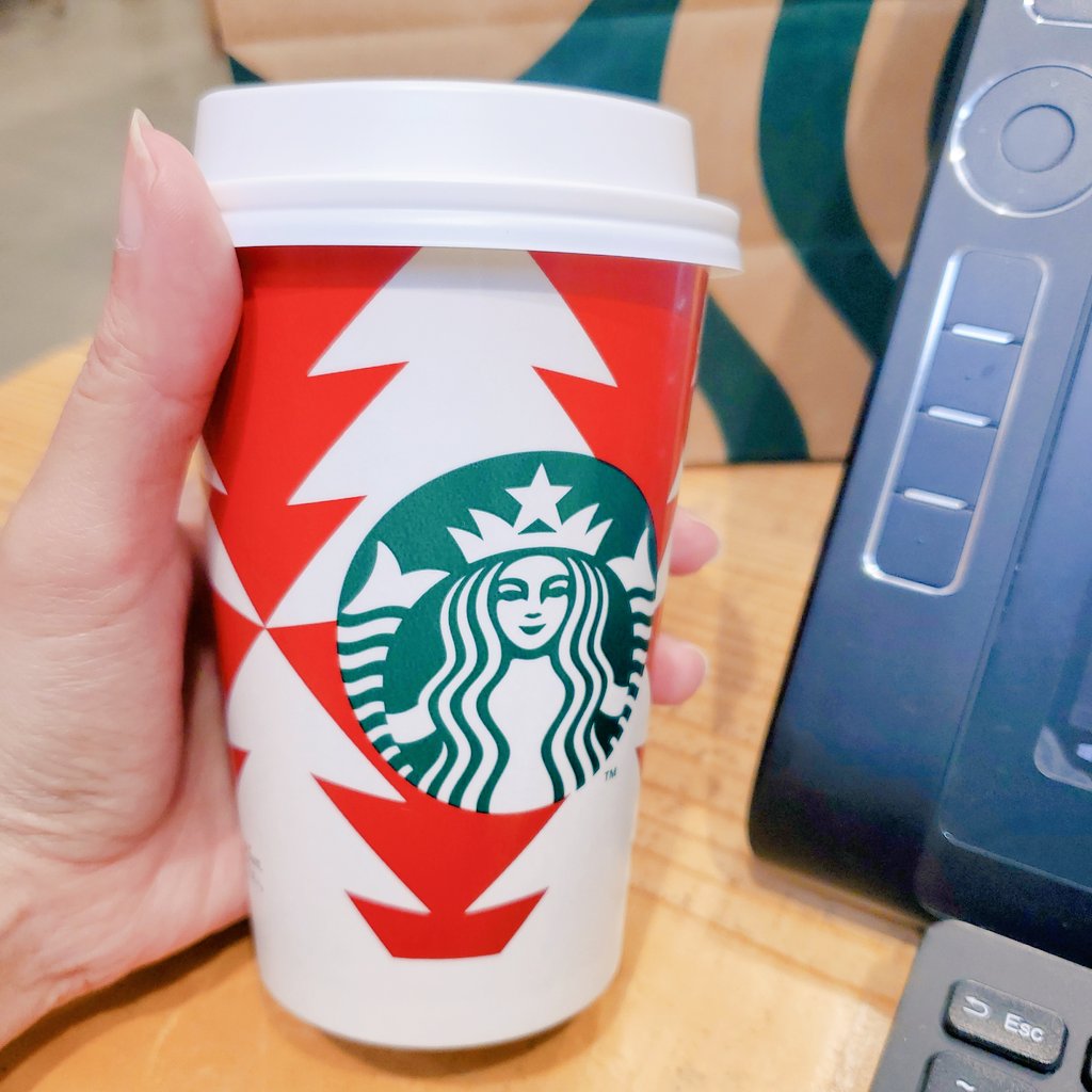 健康診断に行ってきました！
さっそく甘いもの補給😋

体重は去年と全く変わってなくて計測してくれた方も2度見してました笑
身長+0.2、体重±0、腹囲-0.3と去年と体型全く変わってなかった(⊙ꇴ⊙) https://t.co/6WPQsY9QAK