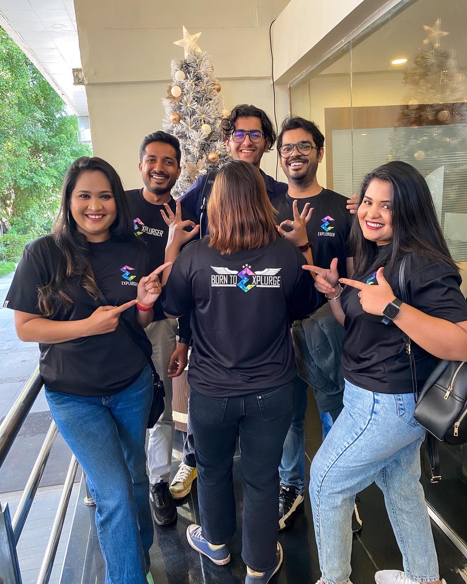 explurger's tweet photo. Team Explurger 🤝 Bengaluru
We’re here to connect with the Bengaluru Explurger Tribe!.👌🏻
Let’s EXPLURGE 🌍 together !!!
Kyuki #YahaanNahitoSocialNahi
@SonuSood
@jitinbhatia
#Explurger #SonuSood #ExplurgewithSood
#ExplurgerInBengaluru
#explurgermeetupdecember https://t.co/lRkvEIHvrx