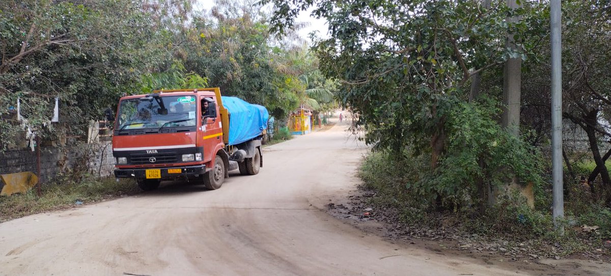 Veena_ES's tweet photo. @BolisettySrini8 @GHMCOnline Cleared by sanitation staff. Please contact Sanitary Supervisor Nagaraju further any queries 9701362879 https://t.co/jvhulpDXo2