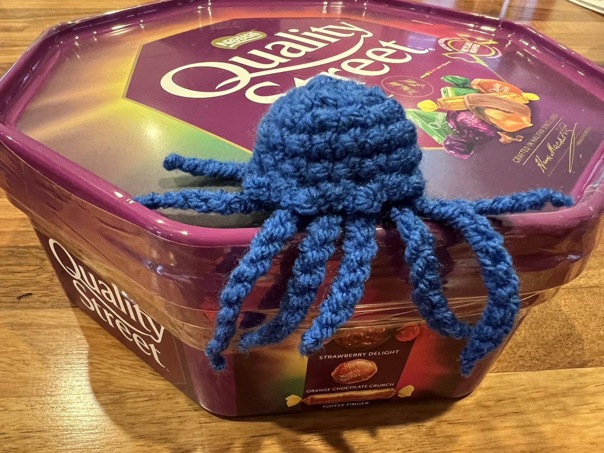 YetundeH's tweet photo. When my sonβs girlfriend gave me this jellyfish I wondered - mnnn - what adventures can it have with me? So adventures of jellyfish begin. First stop Quality Street! #Musings #HolidayMindset #TimeToTakeTimeOut #Life https://t.co/UjiPqsafC6