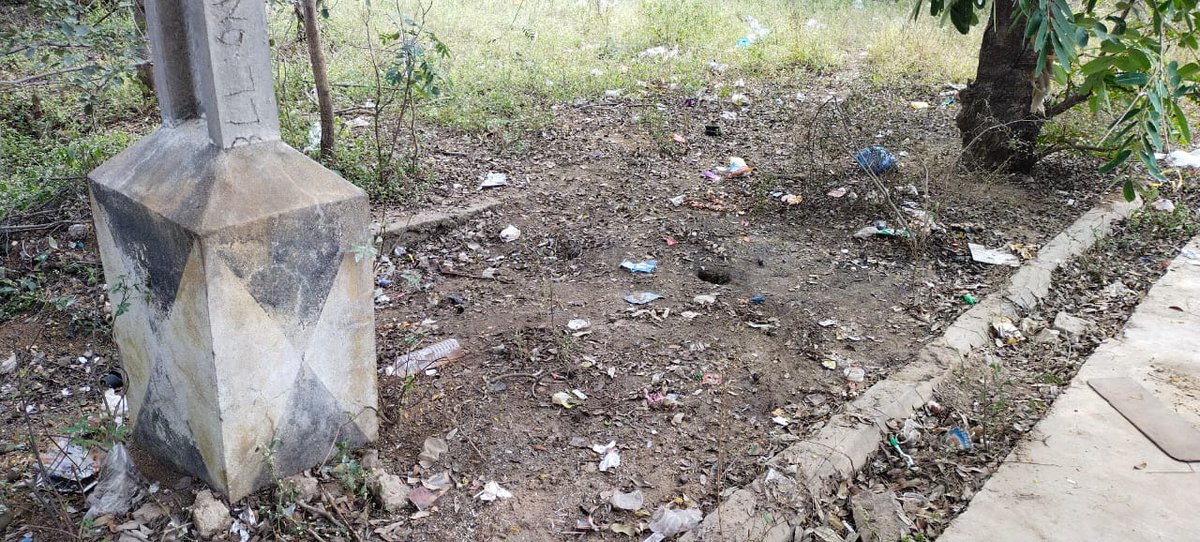 Veena_ES's tweet photo. @BolisettySrini8 @GHMCOnline Cleared by sanitation staff. Please contact Sanitary Supervisor Nagaraju further any queries 9701362879 https://t.co/jvhulpDXo2