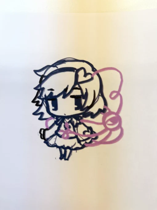 ダイソーの100円マーカーとセリアの100円マーカーで描きました。2枚目が下絵。 