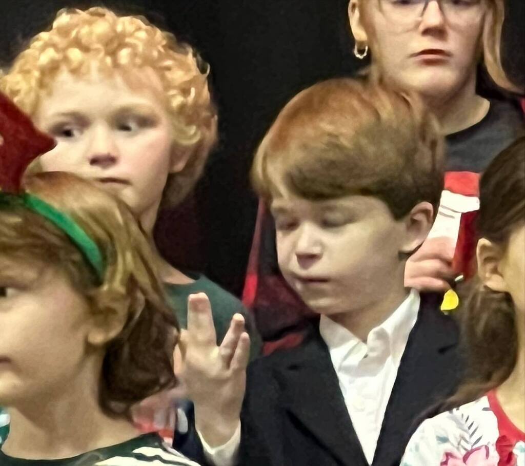 matt_laubhan's tweet photo. I still have no clue what #SuperLeo and his buddies were taking about at his Christmas concert today. Maybe the 13th day of Christmas?? 🤔😂
#nnbbl @emilyontv https://t.co/37v5GobRNl https://t.co/C3c7uh28wD